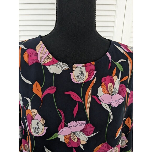 W5 Blouse Women’s Sz L Flowy Lightweight Artsy 3/4 Bell Sleeve Navy Pink Floral - Picture 4 of 13